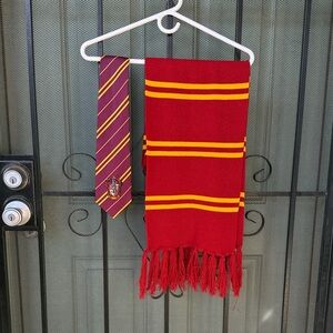 Harry Potter Gryffindor Scarf and Tie Set